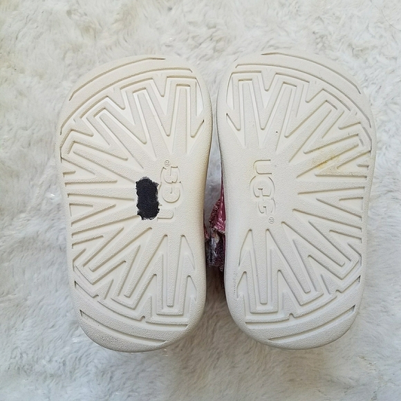 UGG Baby Pink Keelan Glitter Genuine Shearling Baby Girl Booties - Picture 2 of 8